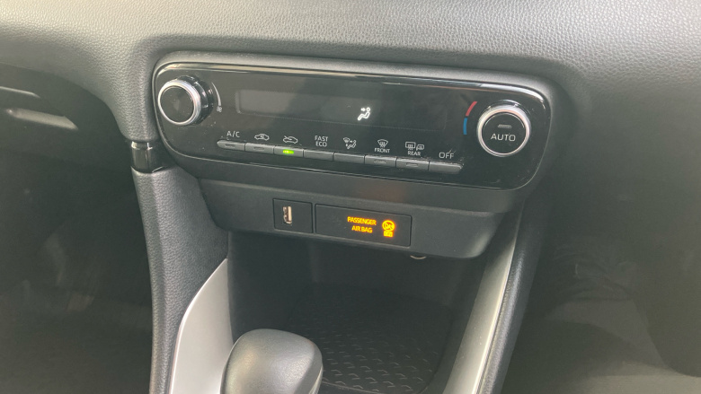 Toyota Yaris 1.5 Hybrid Design 5dr CVT Hybrid Hatchback